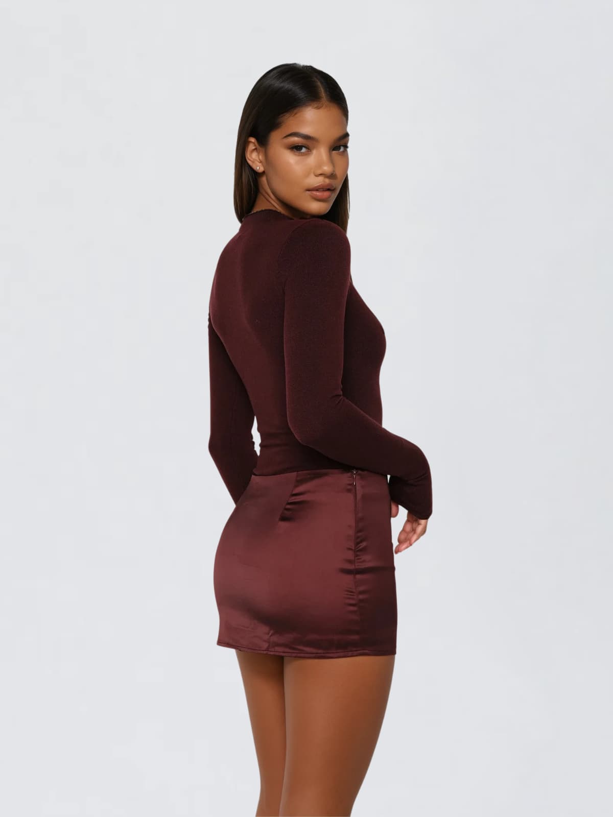 Minišaty s dlouhým rukávem Majora ve vínové barvě