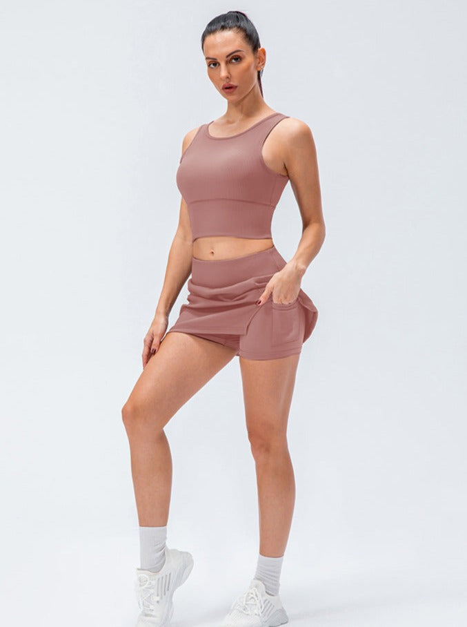 Kiara | Sportlicher Tennis-Skort mit Schlitz