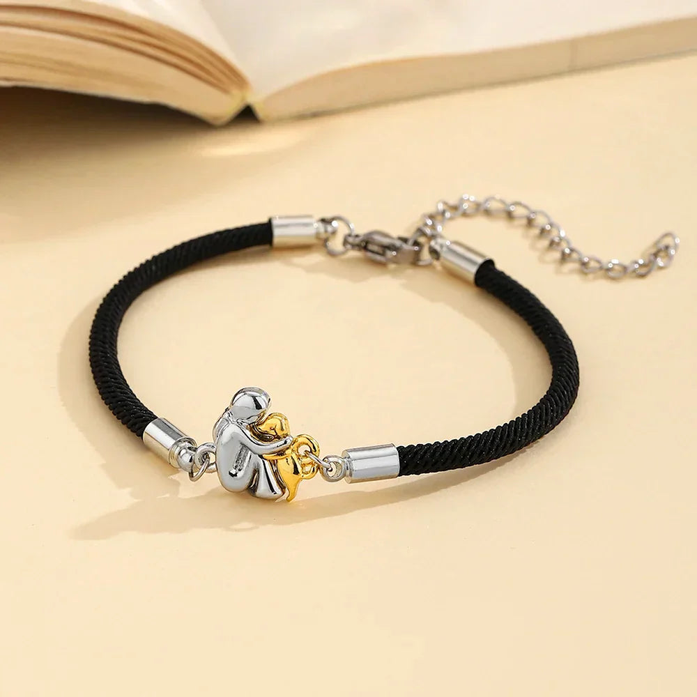 Naoomie | Dog Embrace Bracelet